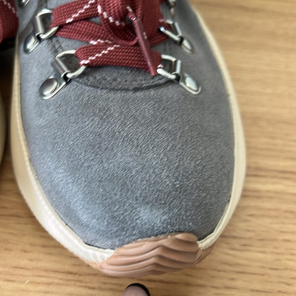 Sorel Gray and Red Ankle Boots - Picture 6 of 16